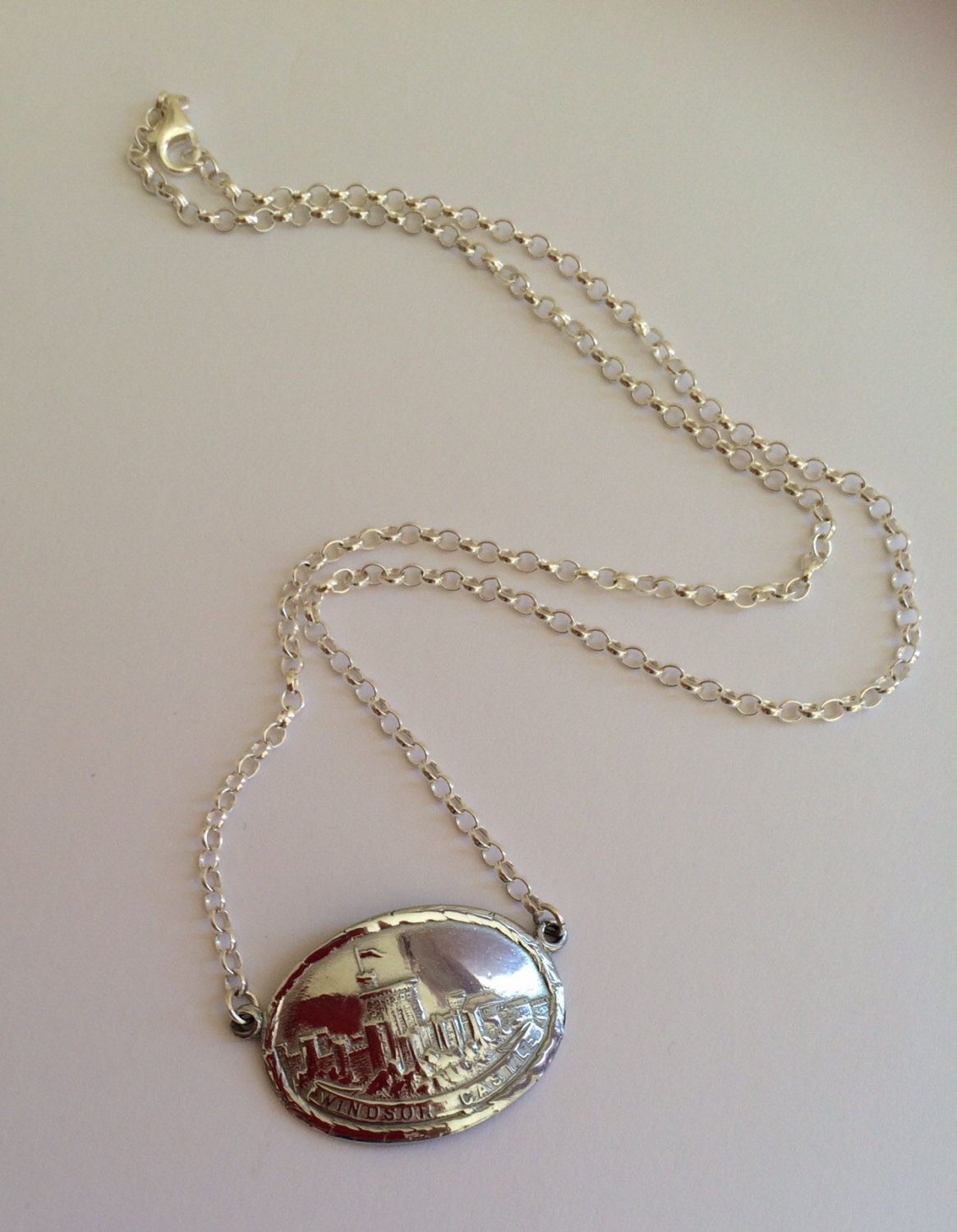 Sterling Silver Windsor Castle Souvenir Necklace - London 1945 - Image 6