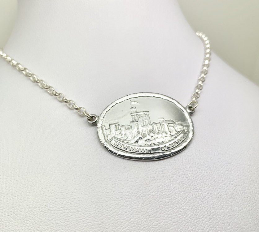 Sterling Silver Windsor Castle Souvenir Necklace - London 1945 - Image 2