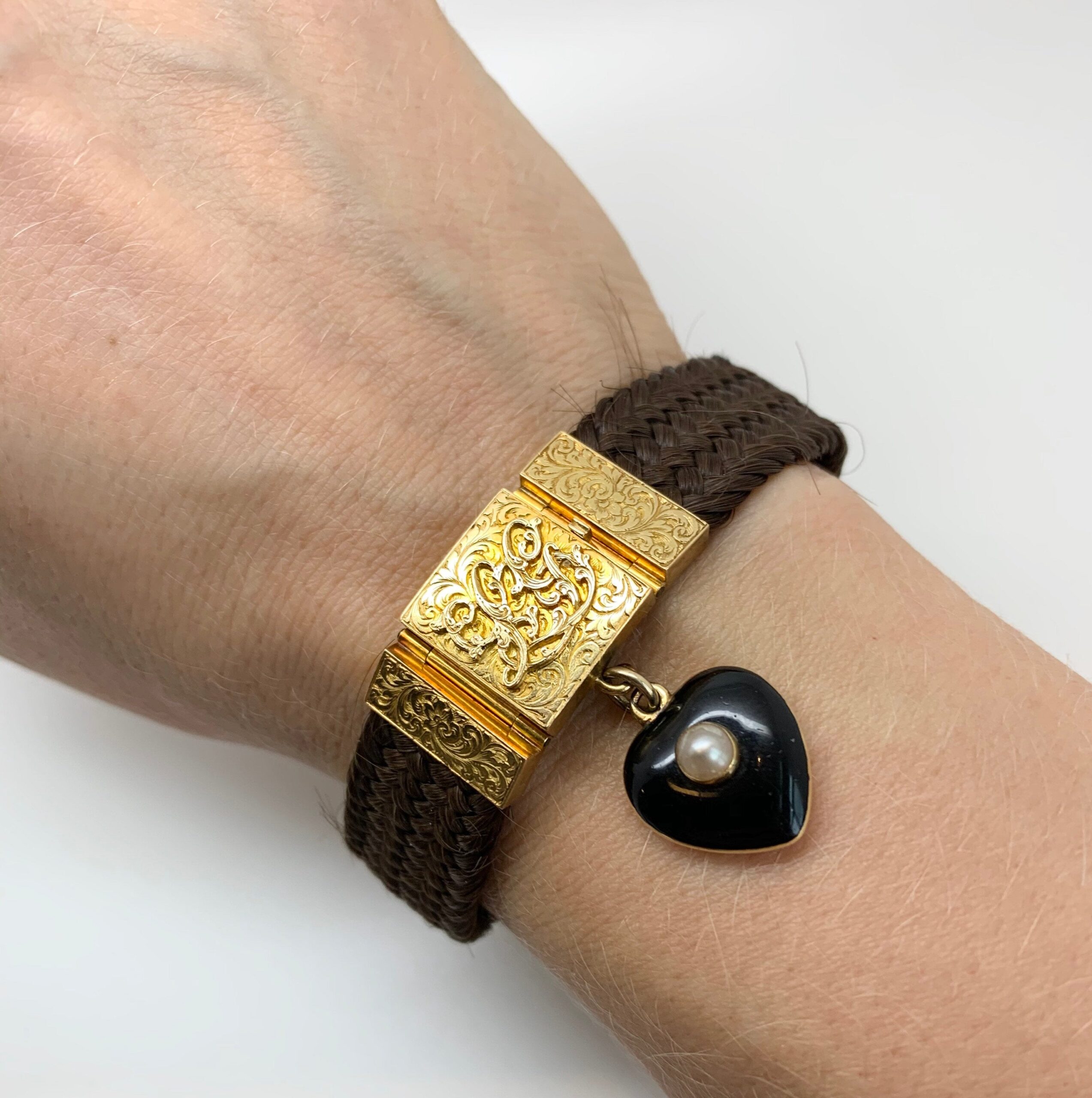 Victorian Gold Enamel Heart Pearl Mourning Bracelet - 1850 - Image 3