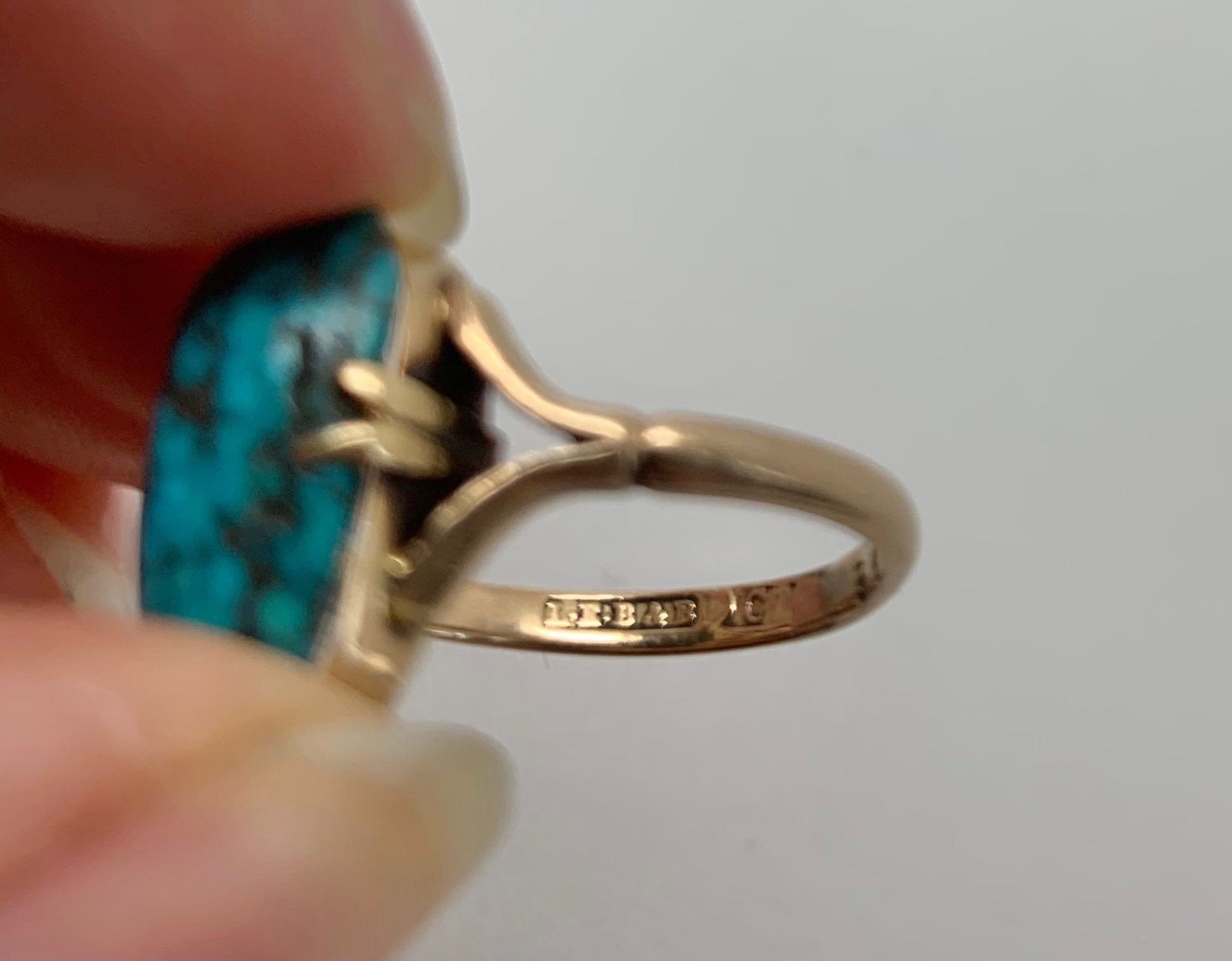 Arts and Crafts Turquoise Matrix 9ct Yellow Gold Ring c.1900 - Image 7