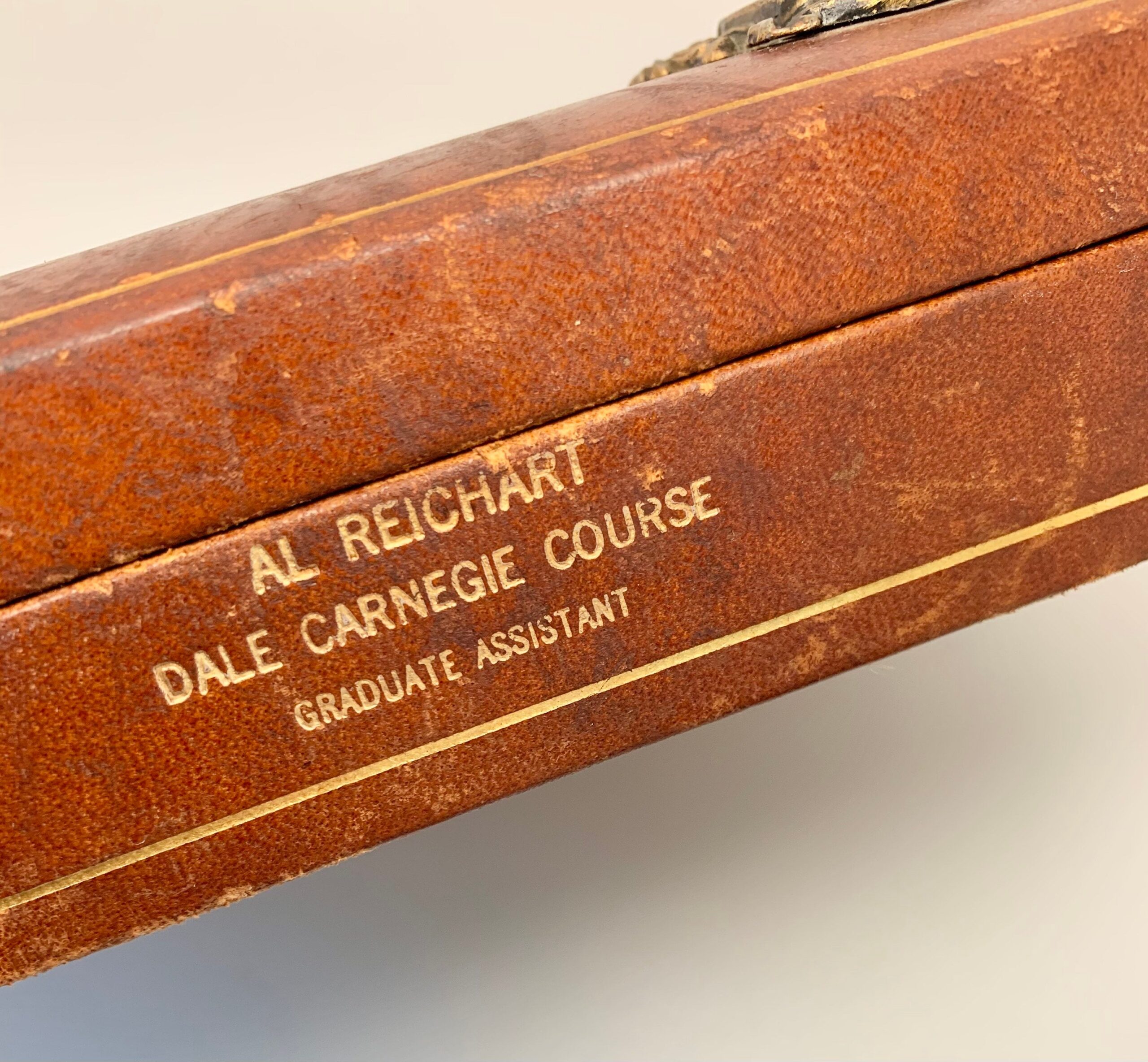 DALE CARNEGIE Vintage Crested Leather Cigar Box c.1940s - Image 2