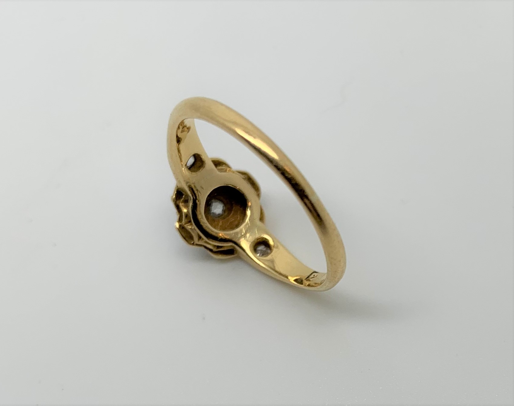 Victorian-grey-pearl-diamond-cluster-gold-ring