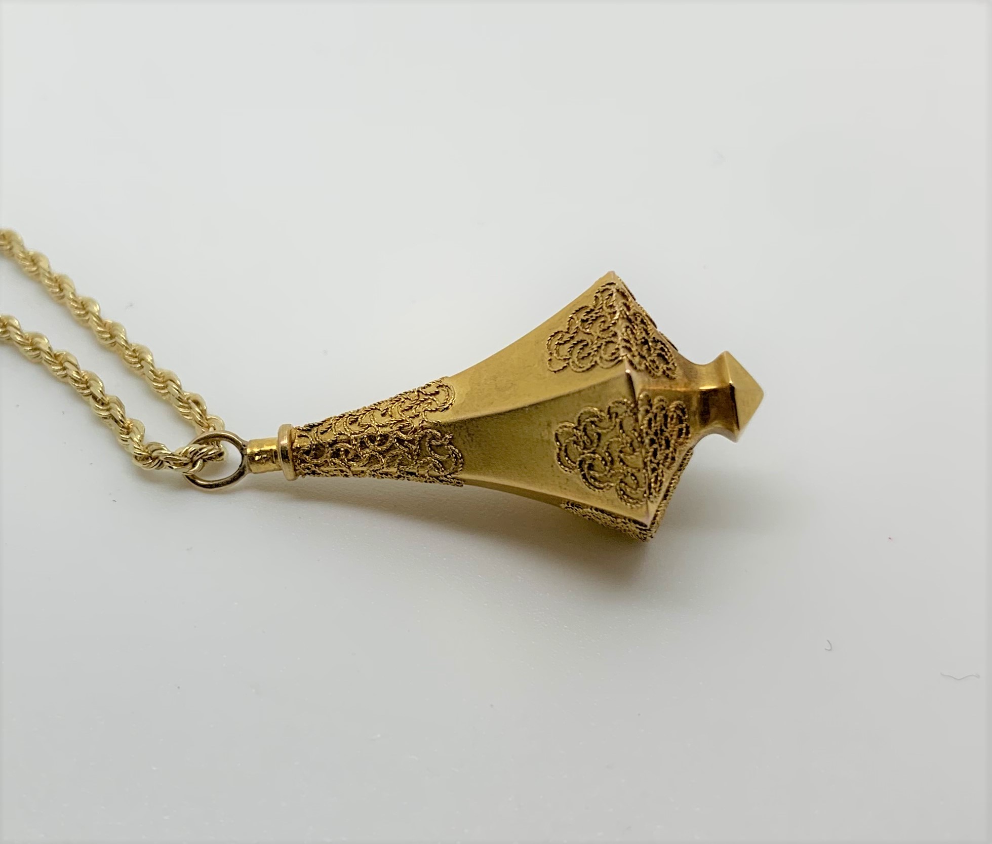 antique 14ct gold wirework pendant