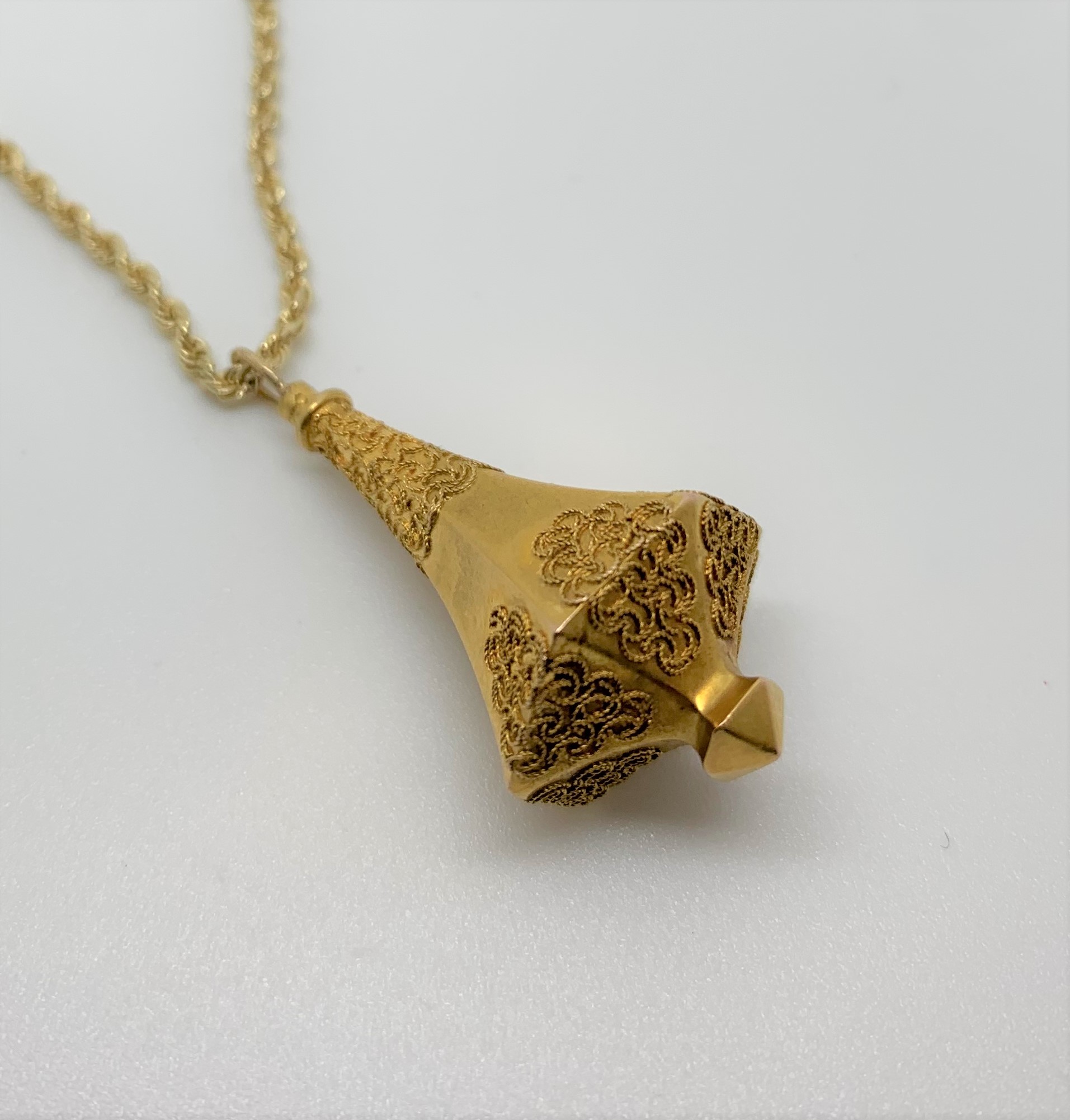 antique 14ct gold wirework pendant