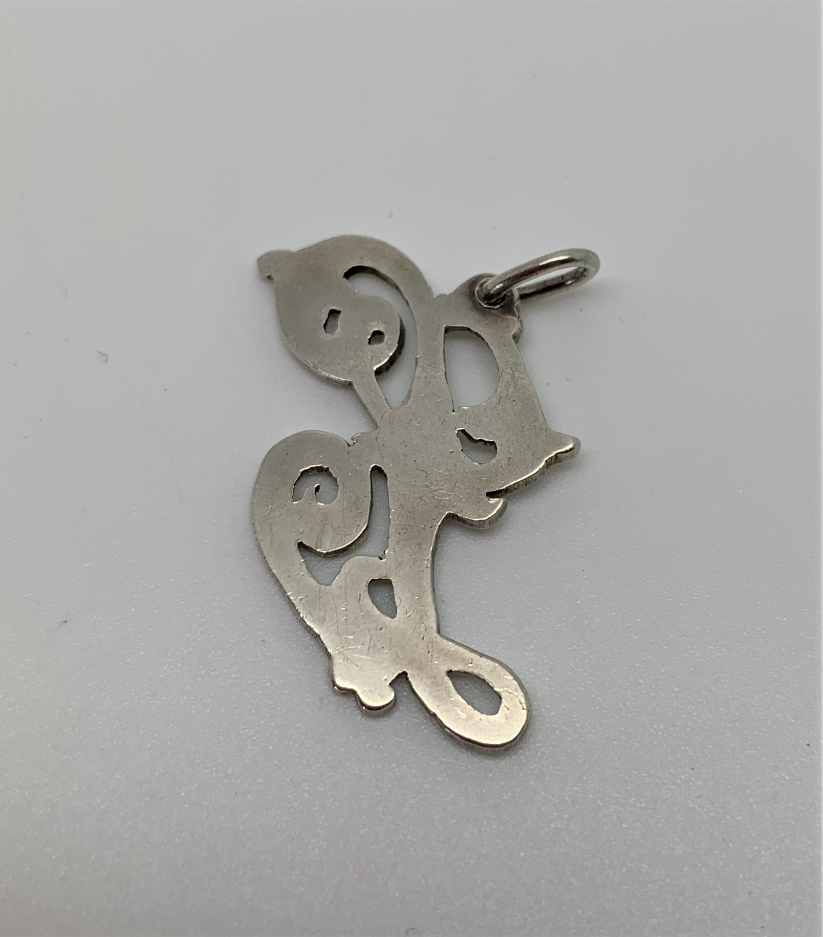 Victorian Silver Engraved Initial 'L' Pendant c.1890s - Image 3