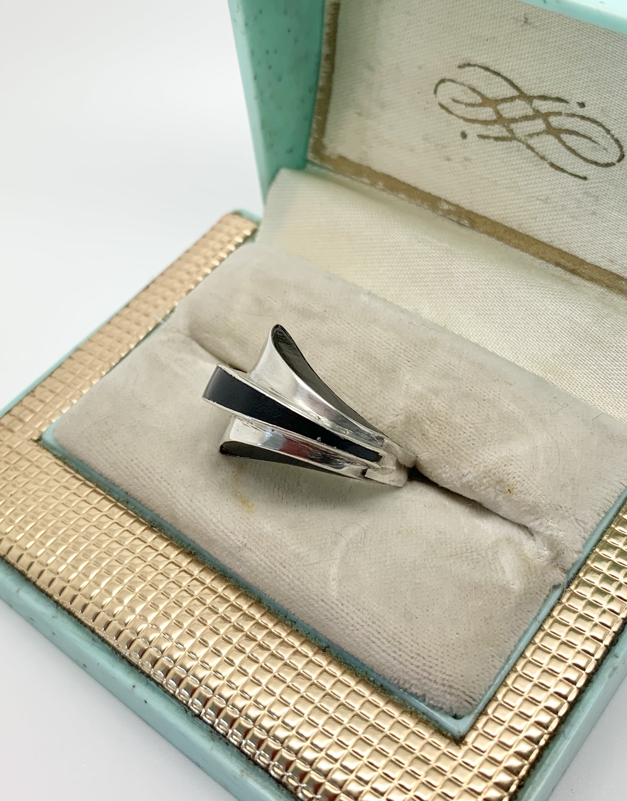 00972 Vintage Modernist Mexican Sterling Silver Onyx Ring c.1950s