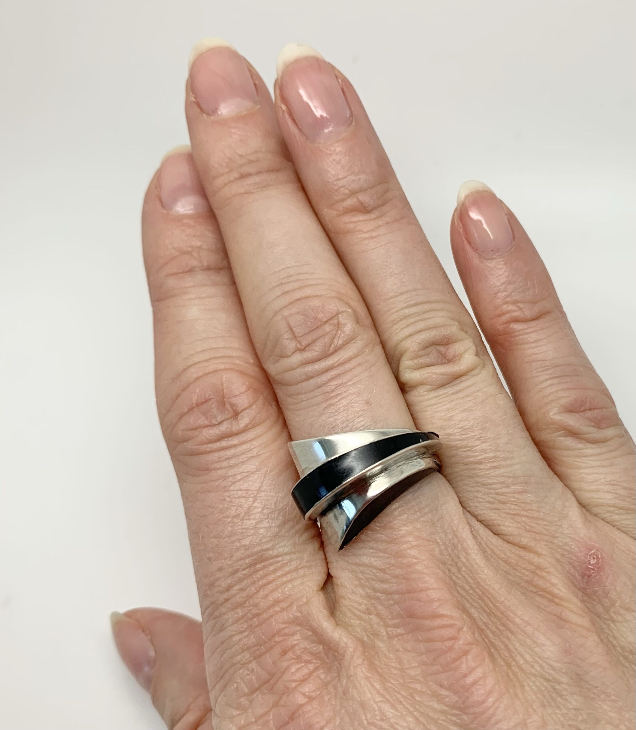 Modernist Mexican Sterling Silver Onyx Ring c.1950s - Image 3