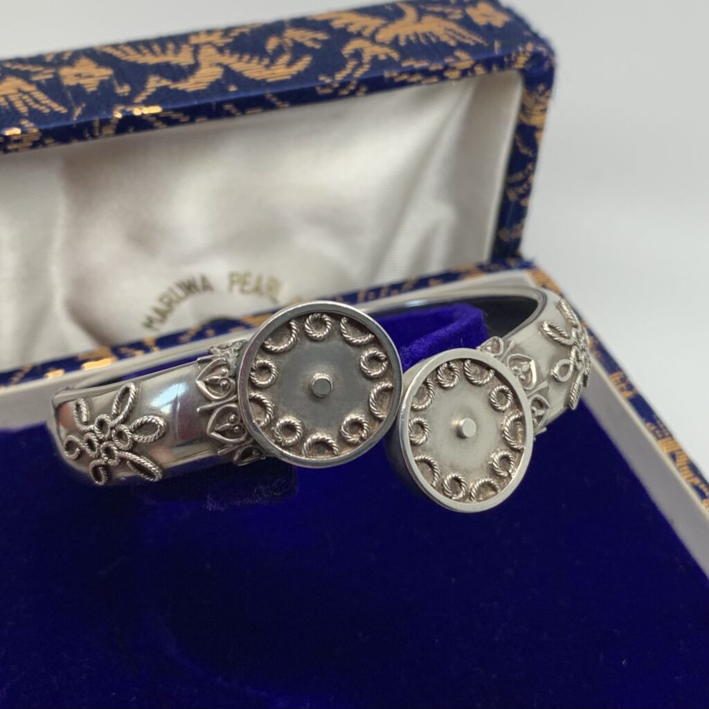 00537 Antique Etruscan Revival Continental Silver Cross Over Bangle Bracelet