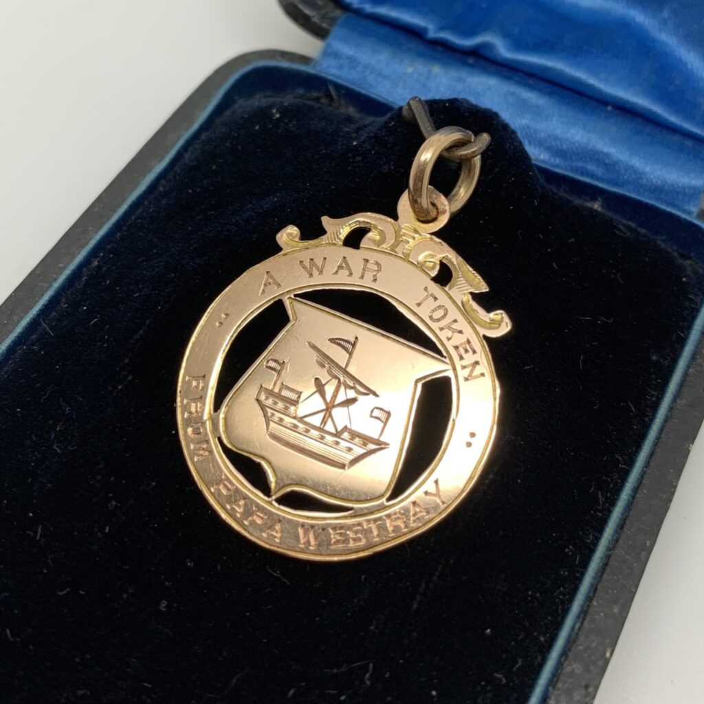 00937 WWI Scottish Papa Westray Orkney 9ct Rose Gold War Medal