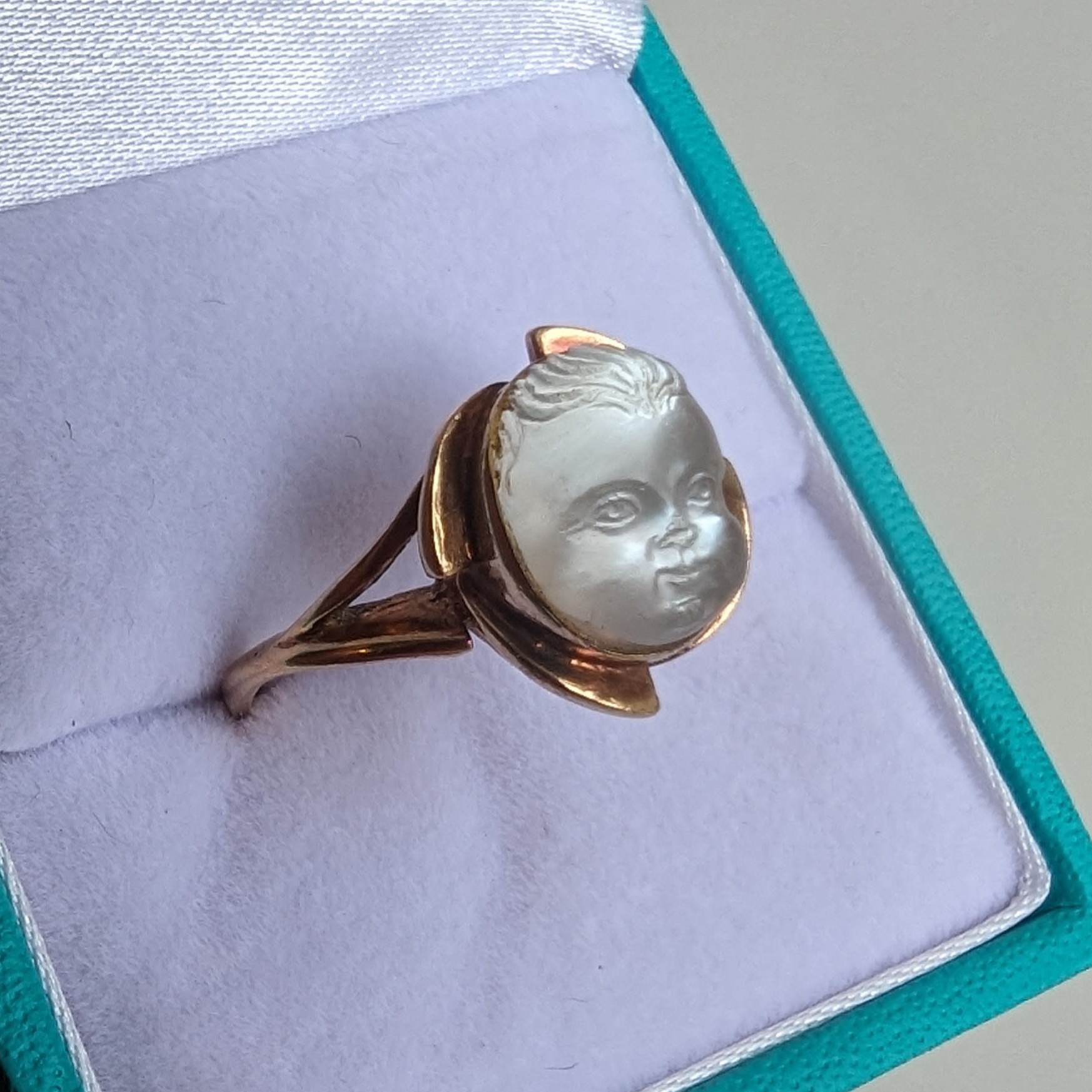 Rare Victorian Carved Moonstone Cherub Baby Face Gold Ring c.1900