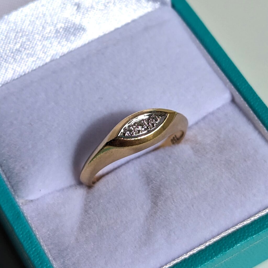 18ct Yellow Gold Australian Three Stone Diamond Ring 1970s