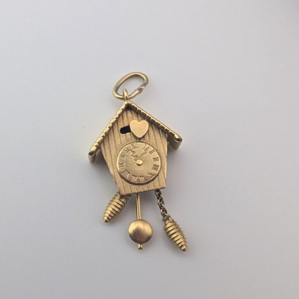 18ct Yellow Gold Heart Cuckoo Clock Charm c.1960s 01305
